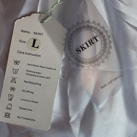 White High-Low Ruffled Tulle Skirt - Picture 5 of 5